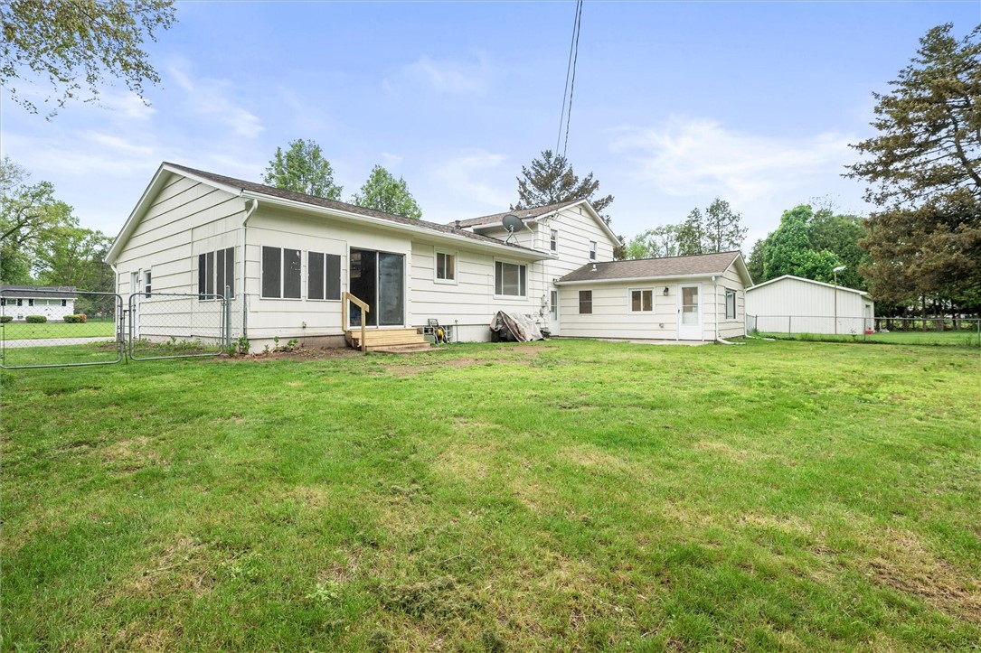424 Marsdale Court, Webster, New York image 4