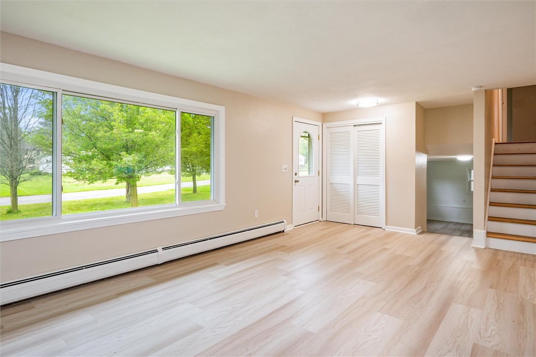 424 Marsdale Court, Webster, New York image 11