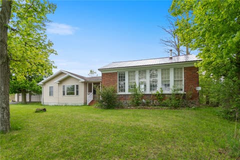 Homes For Sale - 1005 Old Pre-emption Road<br/> Lyons, NY 14489