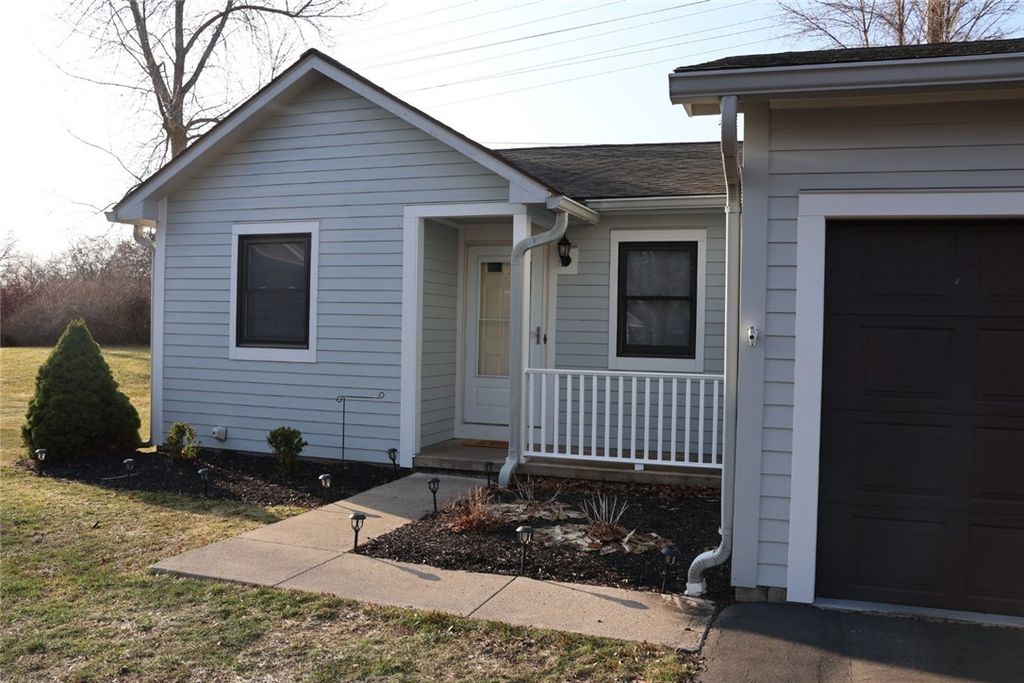 Photo of 10 Brimley Manor Mnr, Greece, NY 14612 (MLS # R1665854)