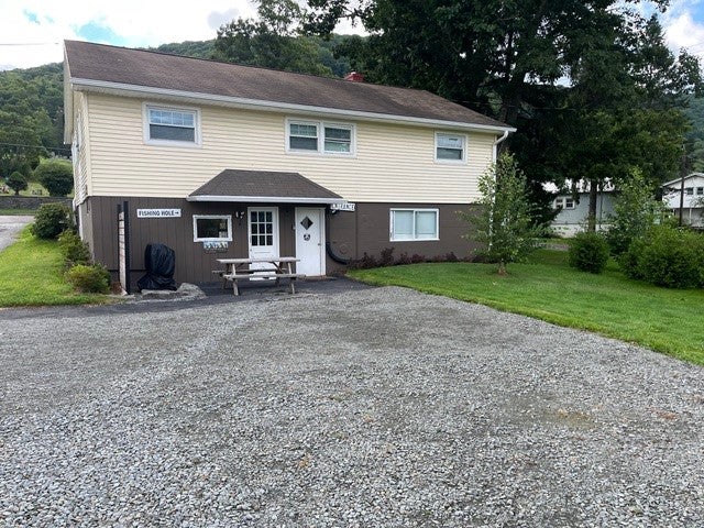 38 Oak Street