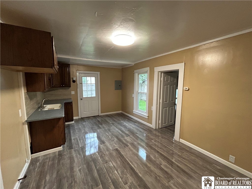 83 W 2nd Street