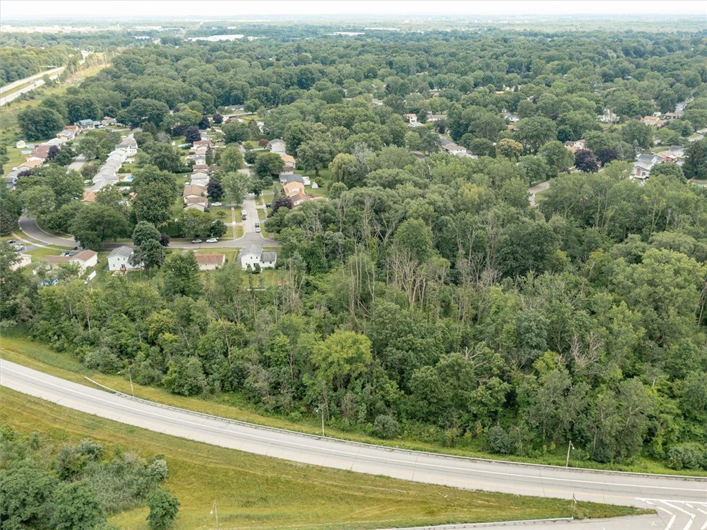 Paddington Drive, Gates, New York image 16