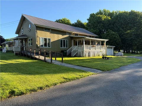 Homes For Sale - 323 Maple Street<br/> Oswego County, Oswego, NY 13126