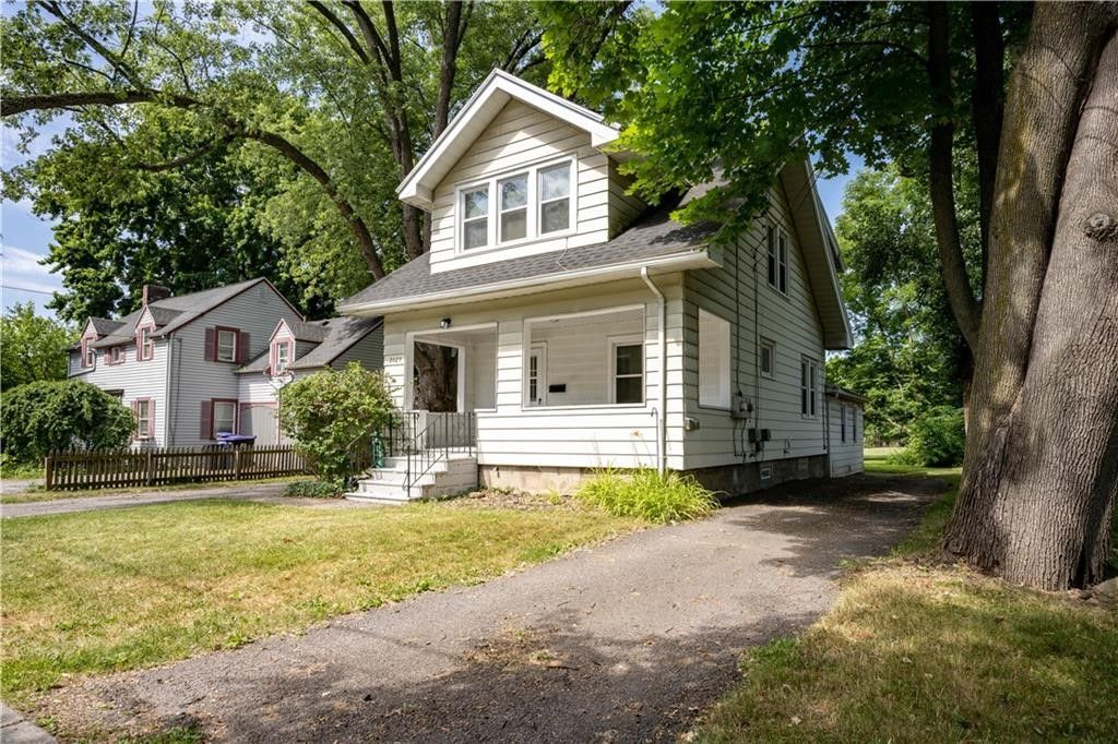 Photo of 2029 Five Mile Line Road, Penfield, NY 14526 (MLS # R1635207)