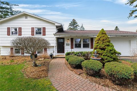 Photo of 15 Matthew Drive, Perinton, NY 14450 (MLS # R1671426)