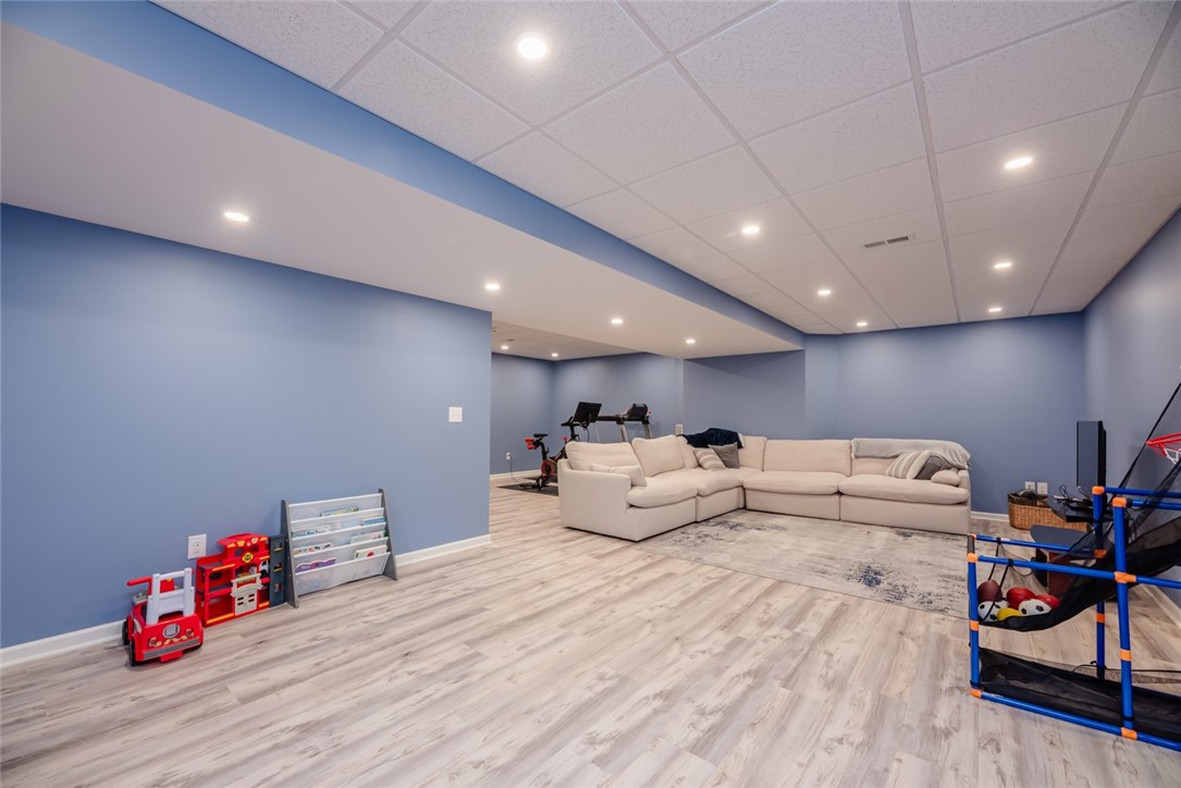 94 Tuscany Lane, Penfield, New York image 39
