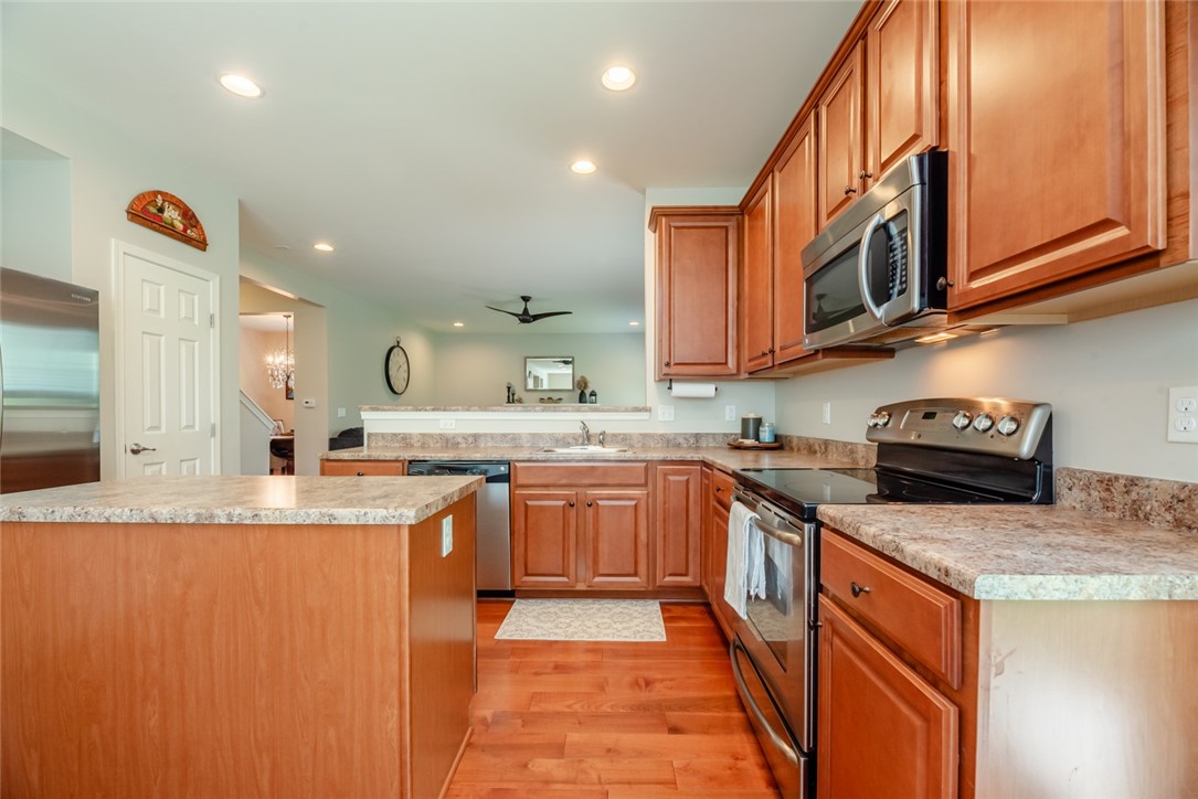 94 Tuscany Lane, Penfield, New York image 17