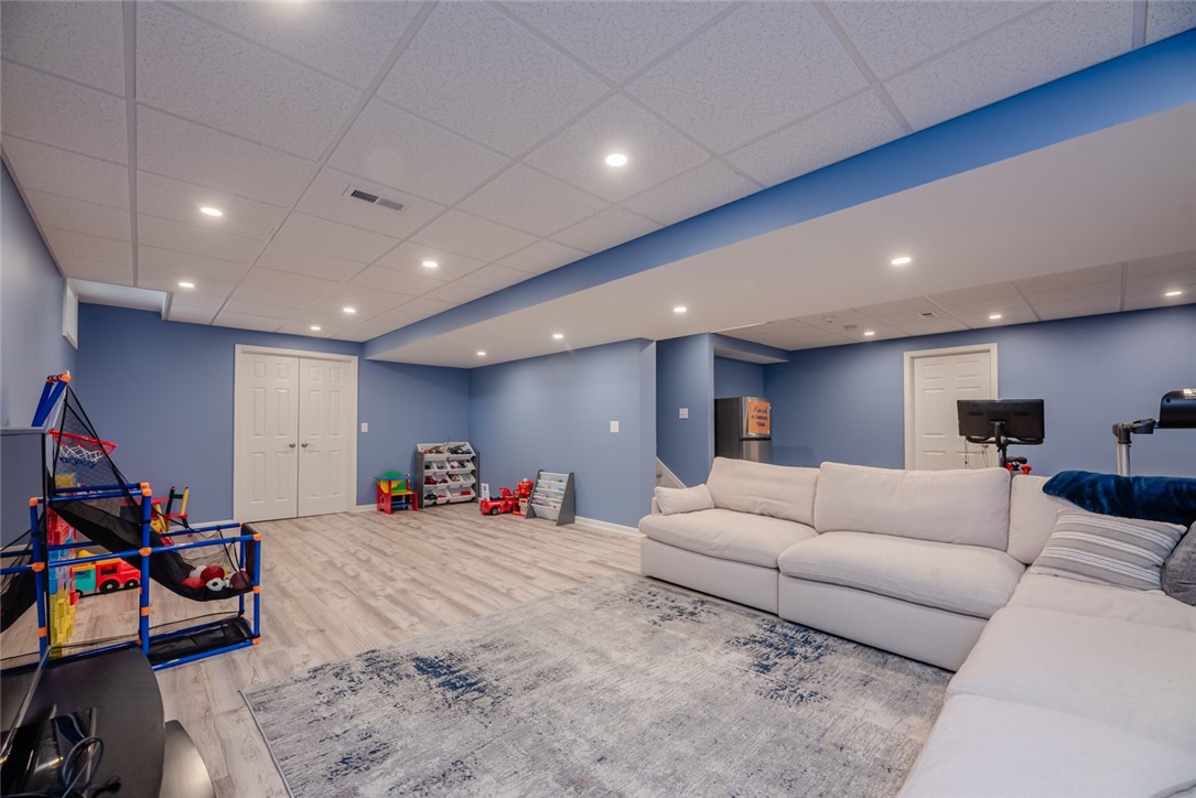 94 Tuscany Lane, Penfield, New York image 38