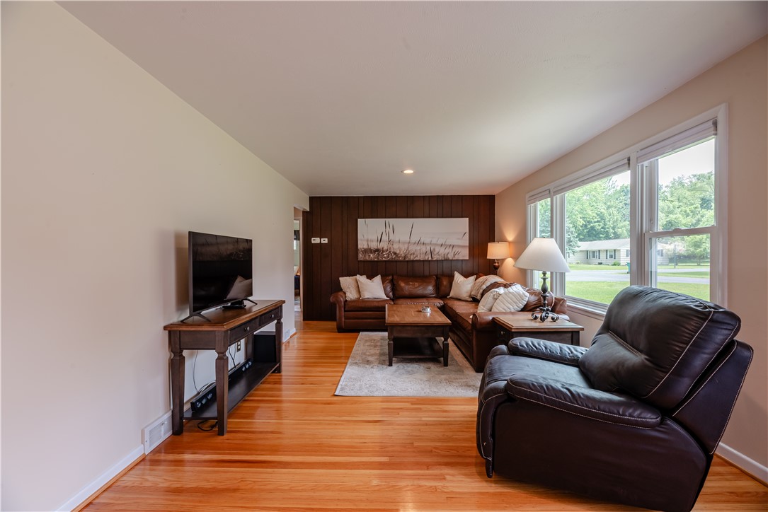 Search Properties 2 284 woodruff drive