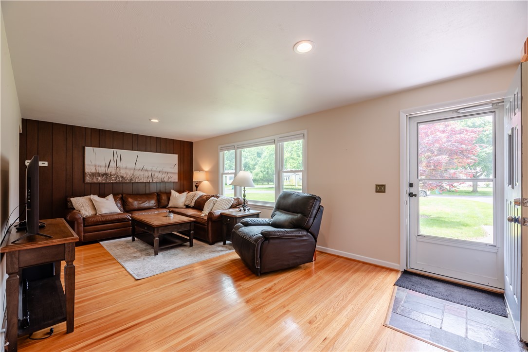 Search Properties 3 284 woodruff drive