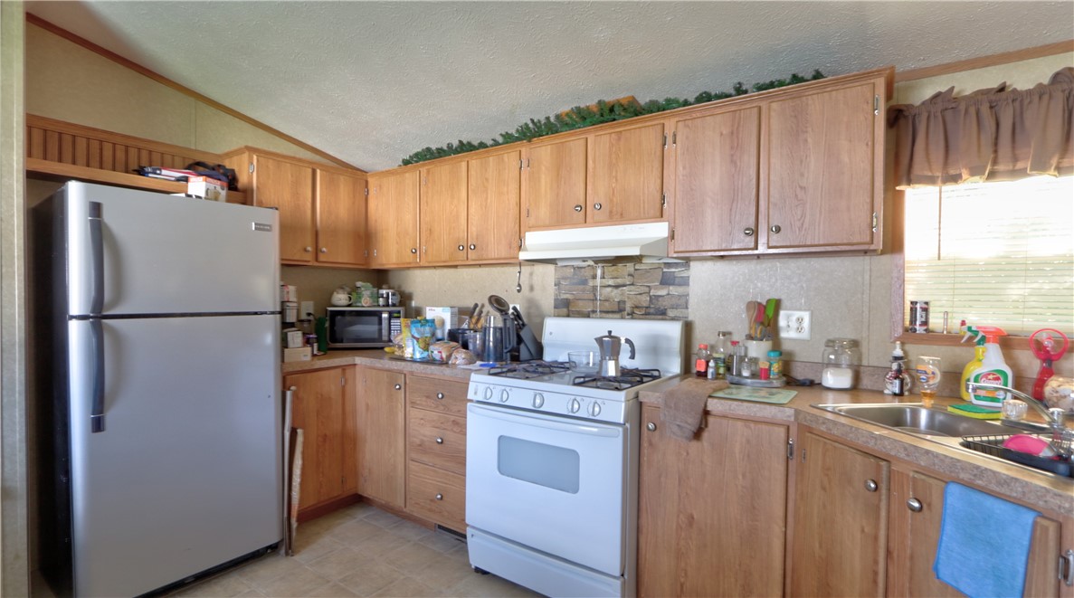 1315 King Road, Manchester, New York image 9