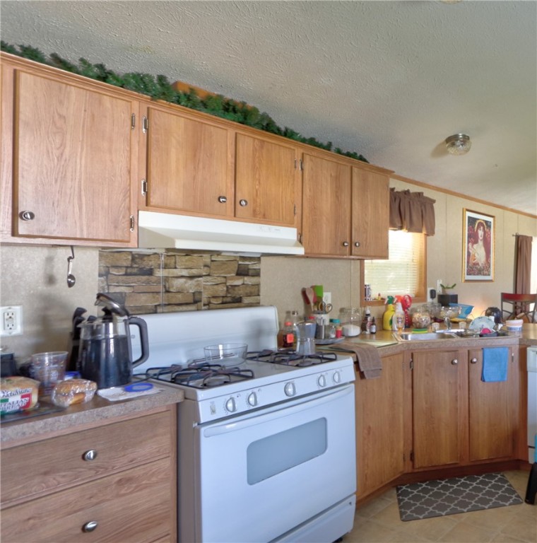 1315 King Road, Manchester, New York image 8