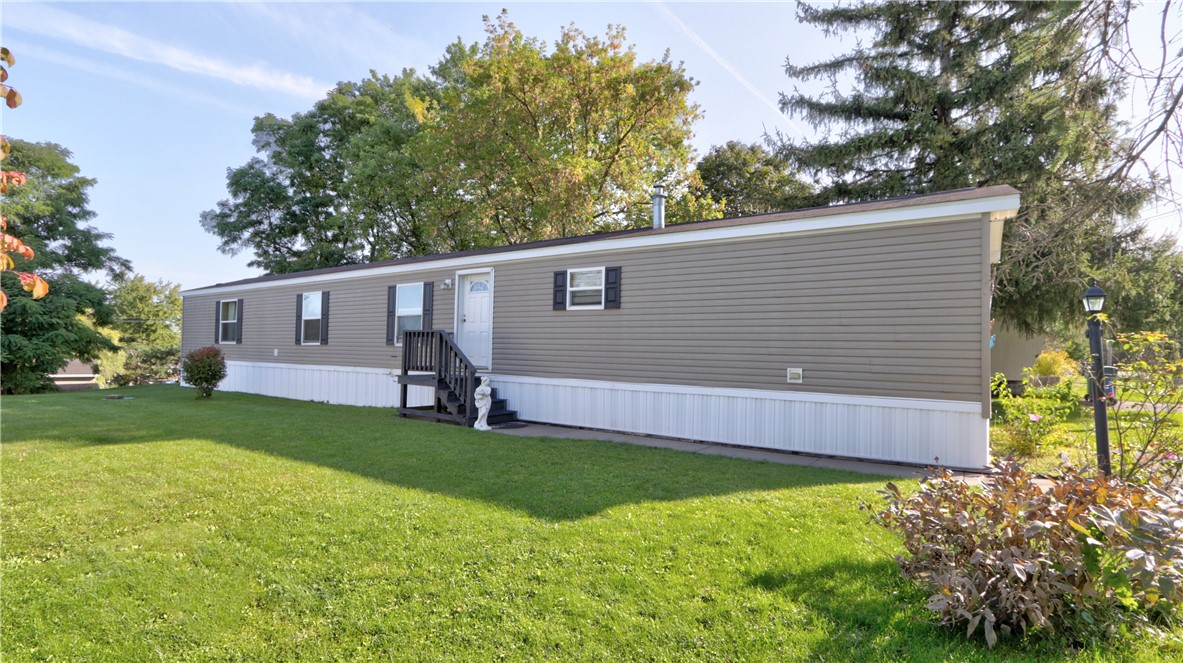 1315 King Road, Manchester, New York image 3