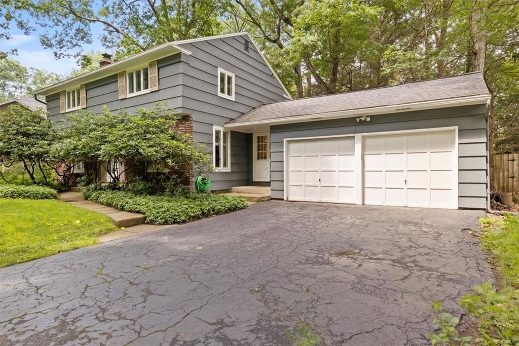 Photo of 485 Oakridge Drive, Irondequoit, NY 14617 (MLS # R1671751)