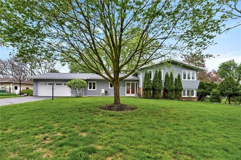 Homes For Sale - 555 Bonnie Brae Avenue<br/> Brighton, NY 14618