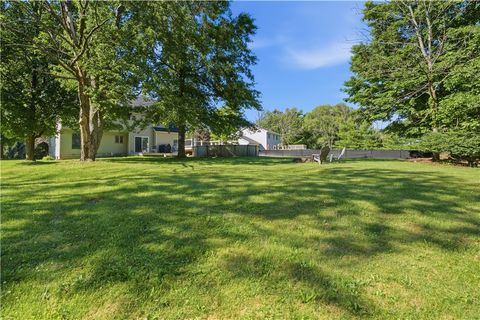 Tiny photo for 7260 Pear Tree MDWS, Ontario, NY 14519 (MLS # R1693344)
