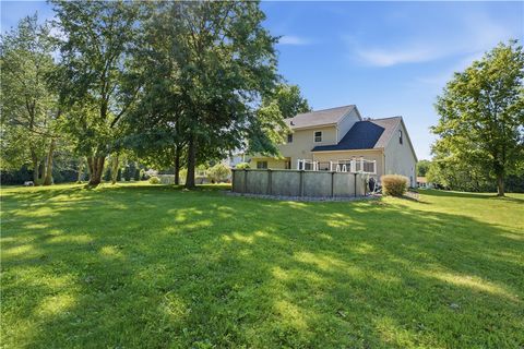 Tiny photo for 7260 Pear Tree MDWS, Ontario, NY 14519 (MLS # R1693344)