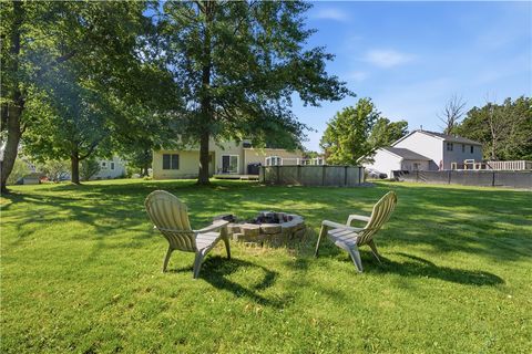 Tiny photo for 7260 Pear Tree MDWS, Ontario, NY 14519 (MLS # R1693344)