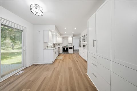 Tiny photo for 7260 Pear Tree MDWS, Ontario, NY 14519 (MLS # R1693344)