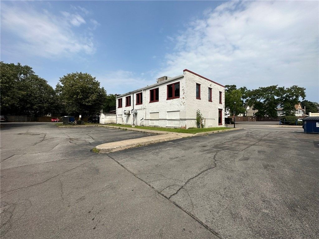 Photo of 373 S Goodman Street, Rochester, NY 14607 (MLS # R1609179)