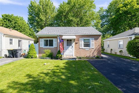 Tiny photo for 360 Leonard Road, Greece, NY 14616 (MLS # R1684004)