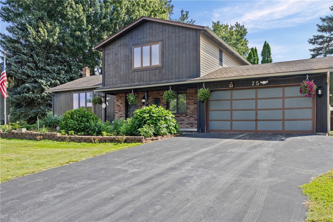 75 Woodedge Lane