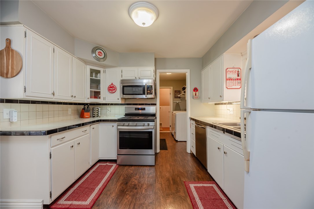311 Countryshire Drive, Greece, New York image 18