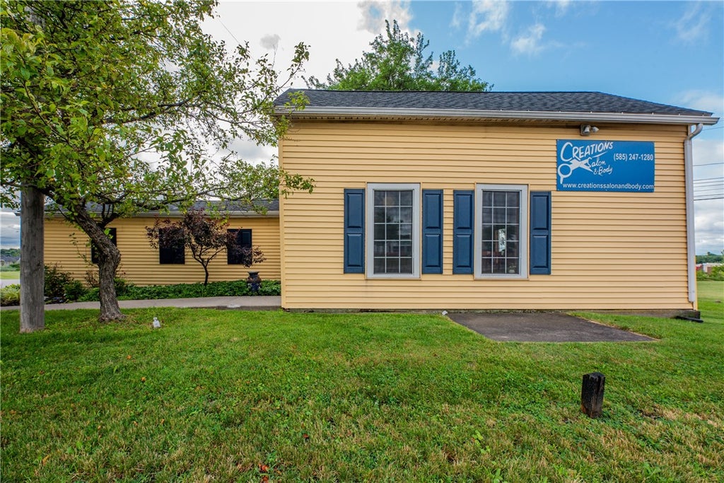 Photo of 3151 Chili Avenue, Chili, NY 14624 (MLS # R1716777)