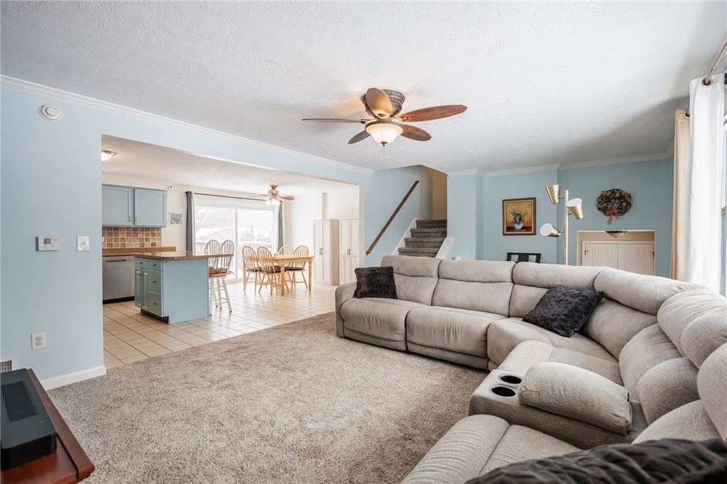 Photo of 658 Regina Drive, Webster, NY 14580 (MLS # R1668490)