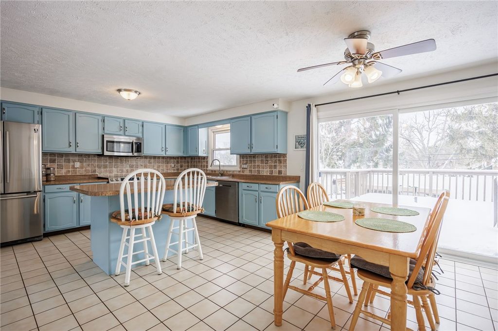 Photo of 658 Regina Drive, Webster, NY 14580 (MLS # R1668490)