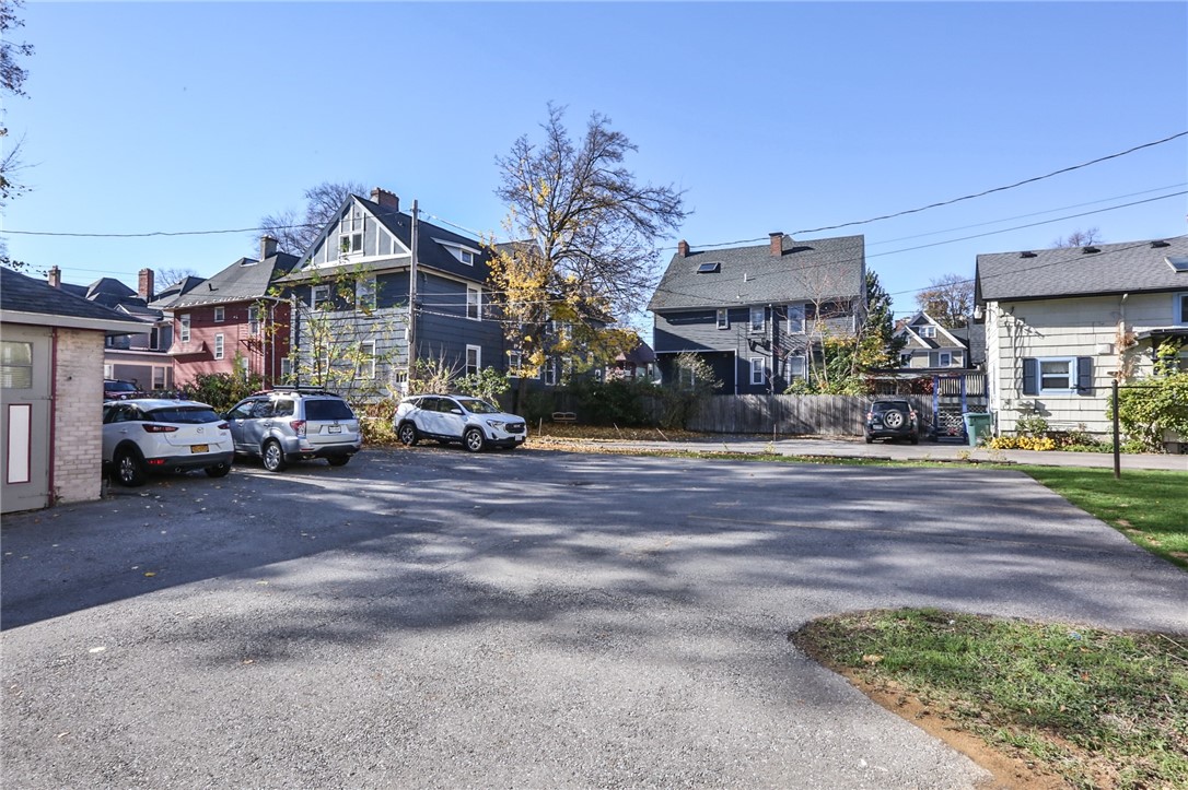 739 university avenue up