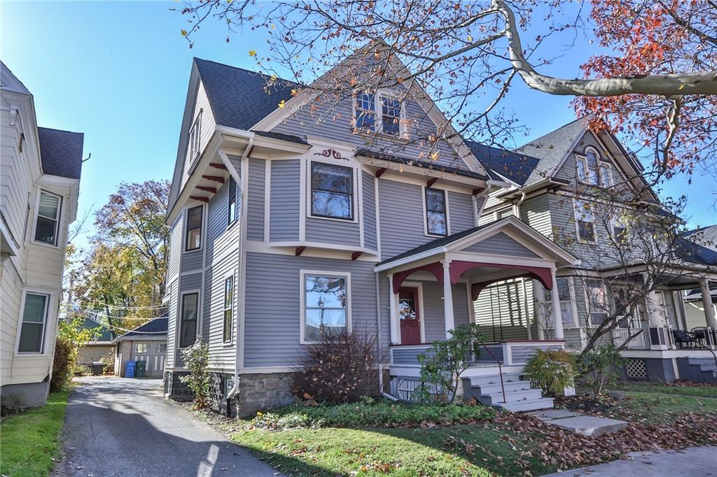 Photo of 739 University Avenue #UP, Rochester, NY 14607 (MLS # R1673340)