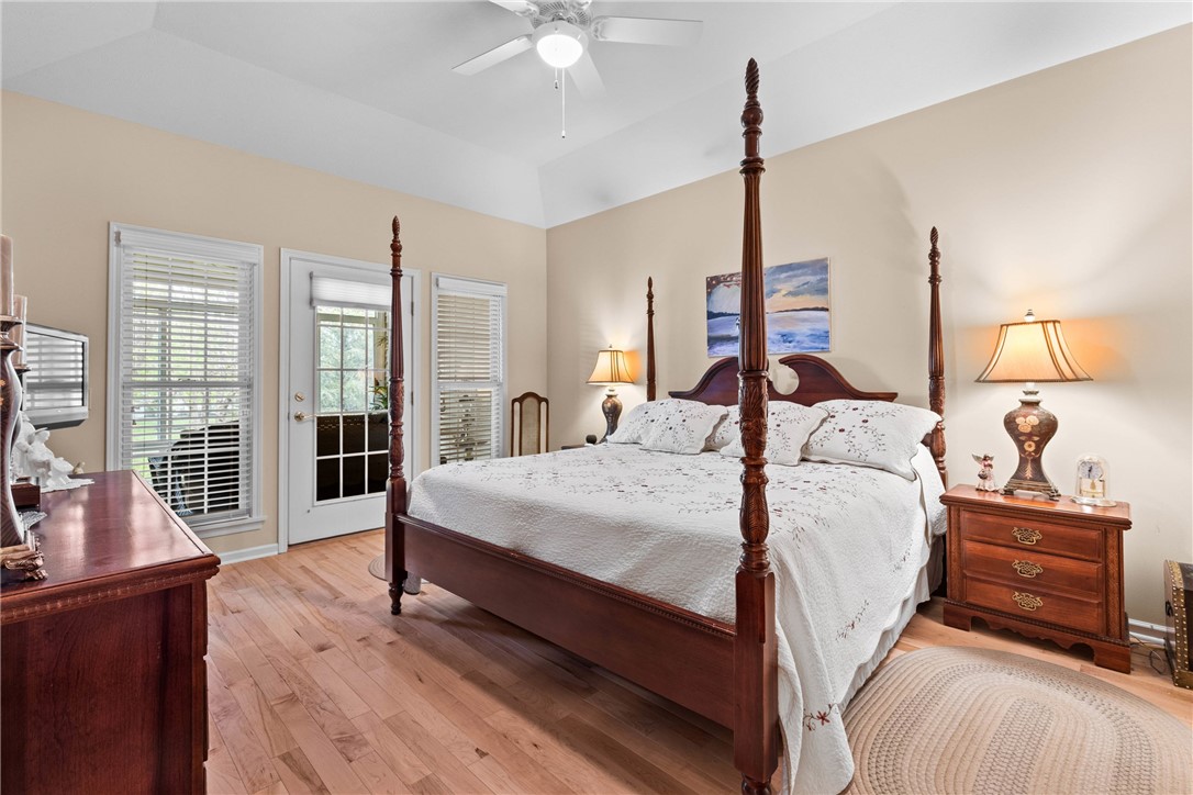 1040 Chapelhill Drive, Victor, New York image 25