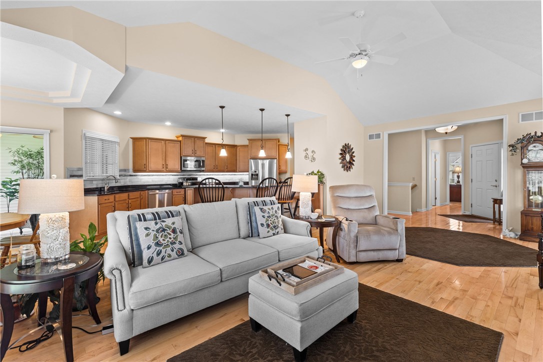 1040 Chapelhill Drive, Victor, New York image 10