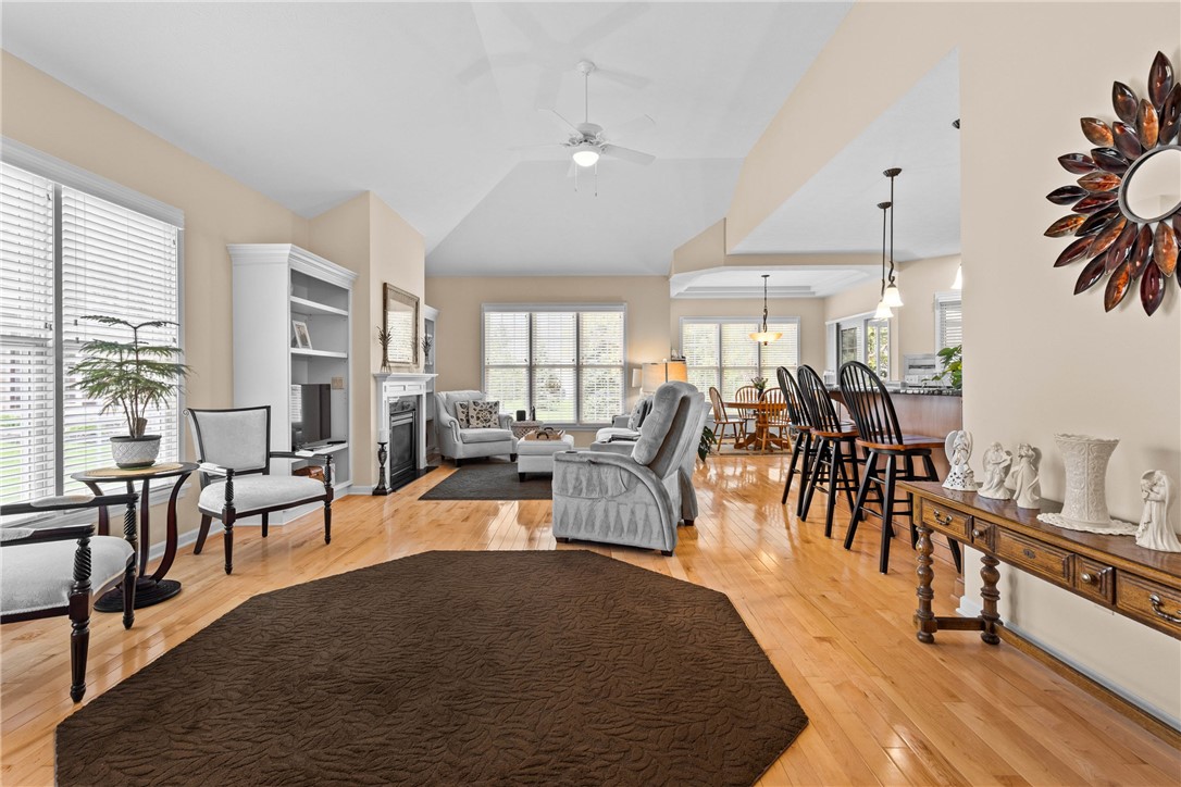 1040 Chapelhill Drive, Victor, New York image 4