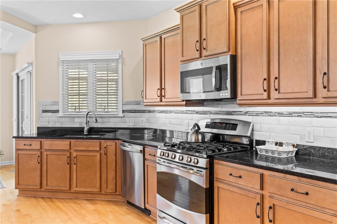 1040 Chapelhill Drive, Victor, New York image 13