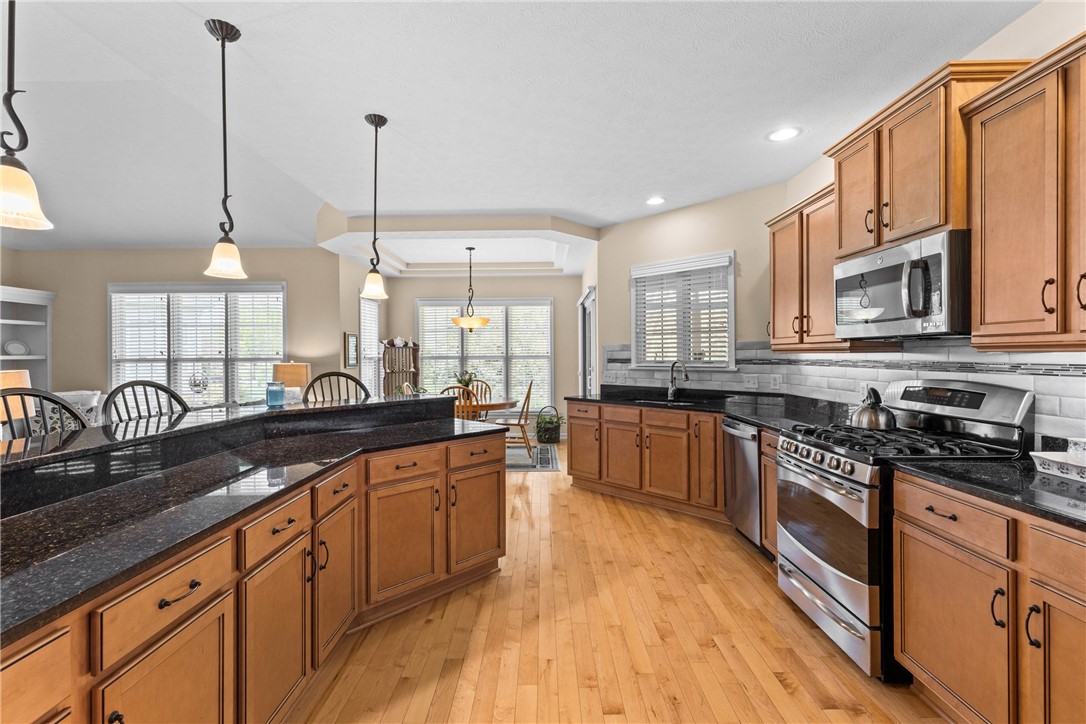 1040 Chapelhill Drive, Victor, New York image 12