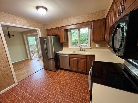 Tiny photo for 570 Marsh Rd Road, Pittsford, NY 14534 (MLS # R1684018)