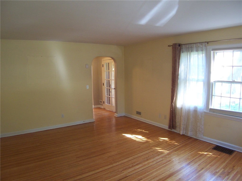 182 Commodore Parkway