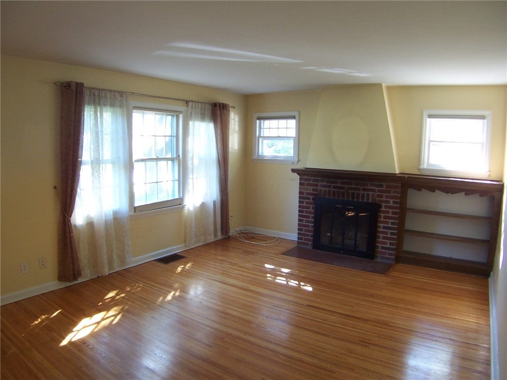 182 Commodore Parkway