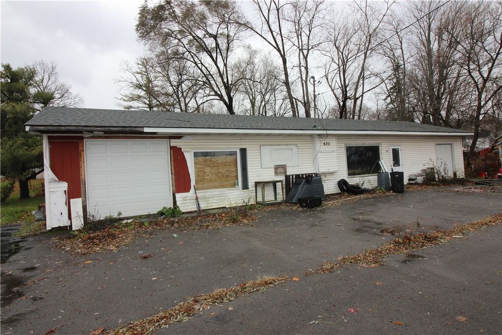 Photo of 622 E Main Street, Palmyra, NY 14522 (MLS # R1648599)