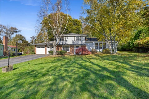 Photo of 28 Candlewood Drive, Pittsford, NY 14534 (MLS # R1724534)