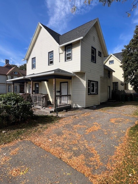 544 Lyell Avenue 544