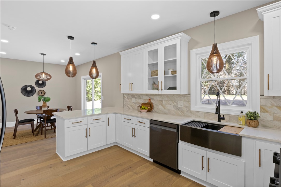 90 Stoneleigh Court, Pittsford, New York image 17