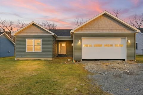 2006 Mae's Landing Canandaigua NY 14424