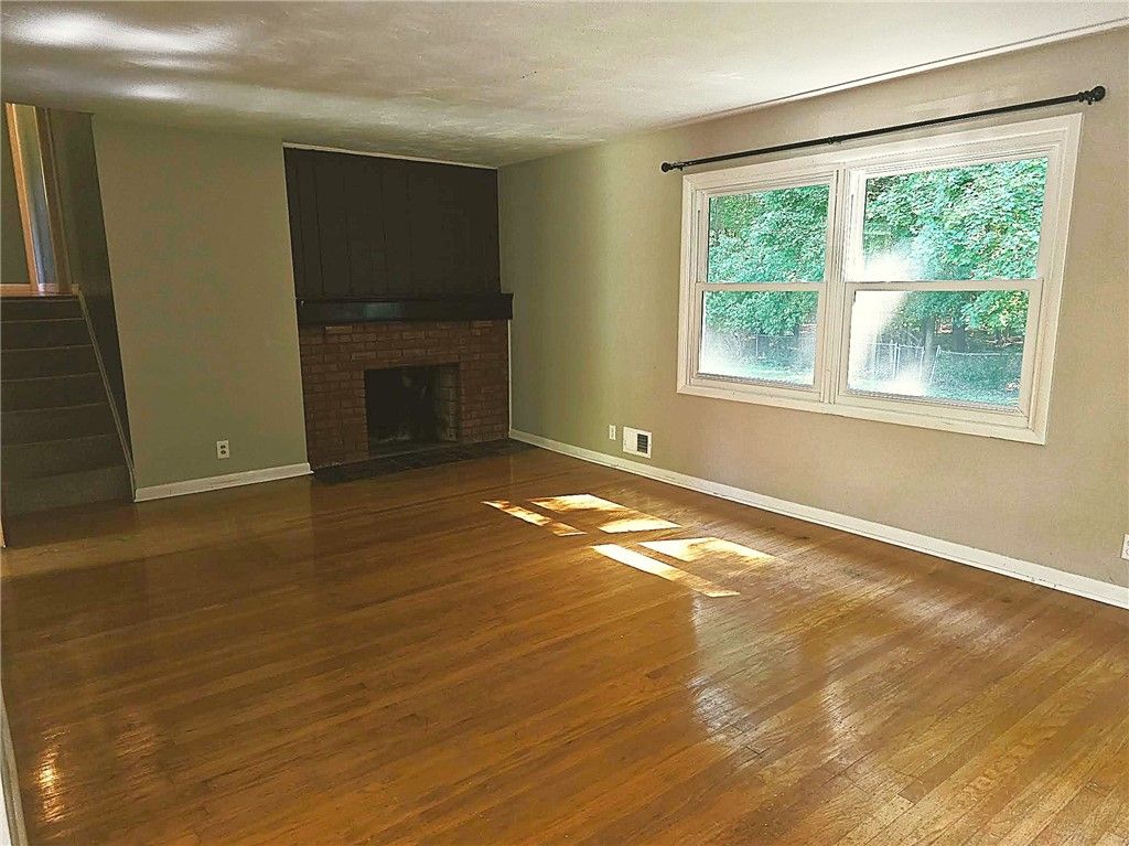 Photo of 354 Marsh Road, Pittsford, NY 14534 (MLS # R1635457)