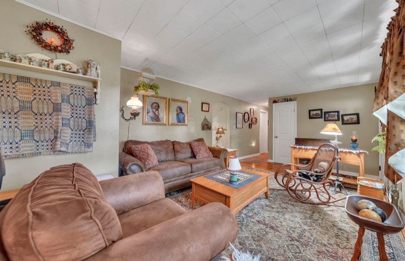 Boston, New York 14075, United States, 3 Bedrooms Bedrooms, ,3 BathroomsBathrooms,Residential,Pending,219542