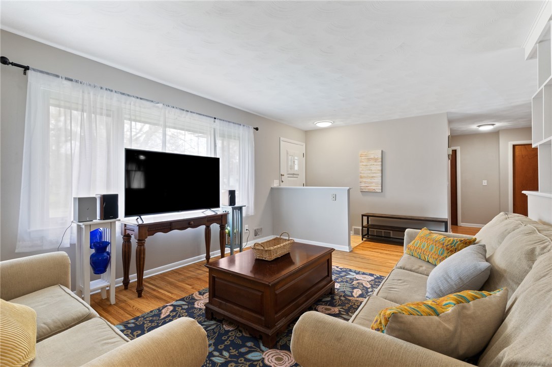 66 Landau Drive, Gates, New York image 5