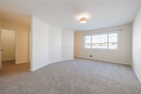 Tiny photo for 82 Camberley Pl Pl, Penfield, NY 14526 (MLS # R1660784)